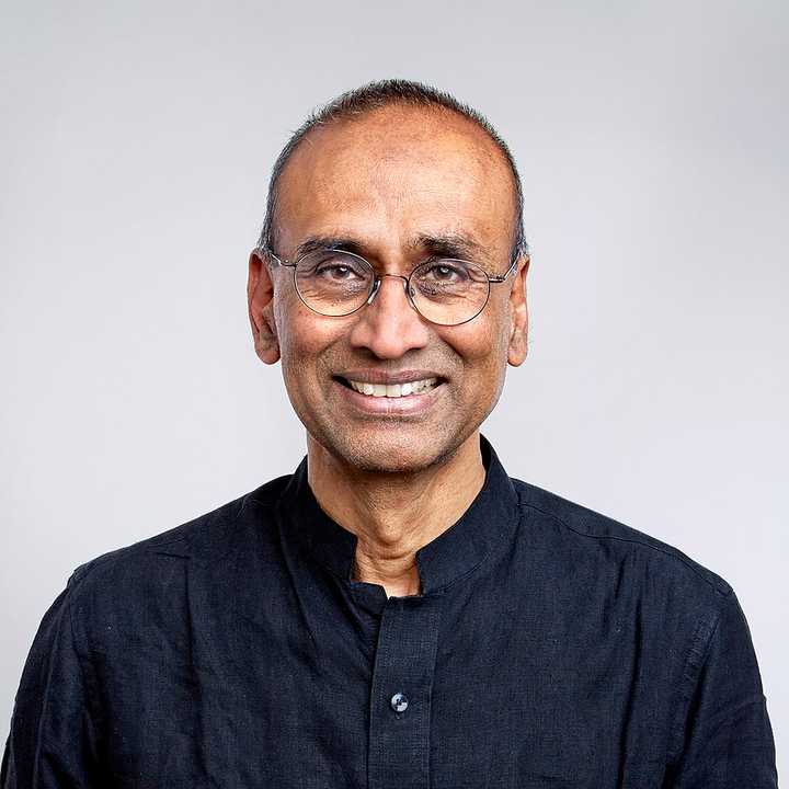Venkatraman Ramakrishnan (along with Thomas A. Steitz and Ada E. Yonath), helped understand the 3D structure of the ribosome. Credit: [Wikimedia](https://commons.wikimedia.org/wiki/File:Venki_Ramakrishnan.jpg).